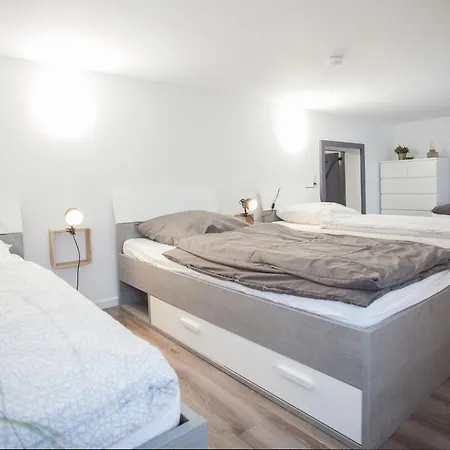 Treffpunkt Gruppenhaus Fuer 22 Personen Mit Grossem Aufenthaltsraum Und Kueche * Winterberg