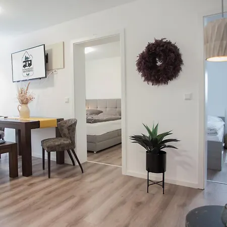 Treffpunkt Gruppenhaus Fuer 22 Personen Mit Grossem Aufenthaltsraum Und Kueche Feriehus *
