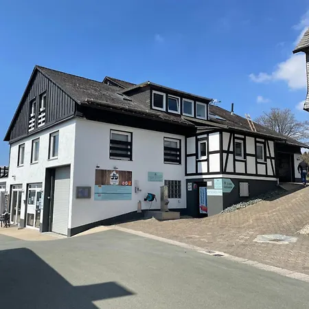 Treffpunkt Gruppenhaus Fuer 22 Personen Mit Grossem Aufenthaltsraum Und Kueche *